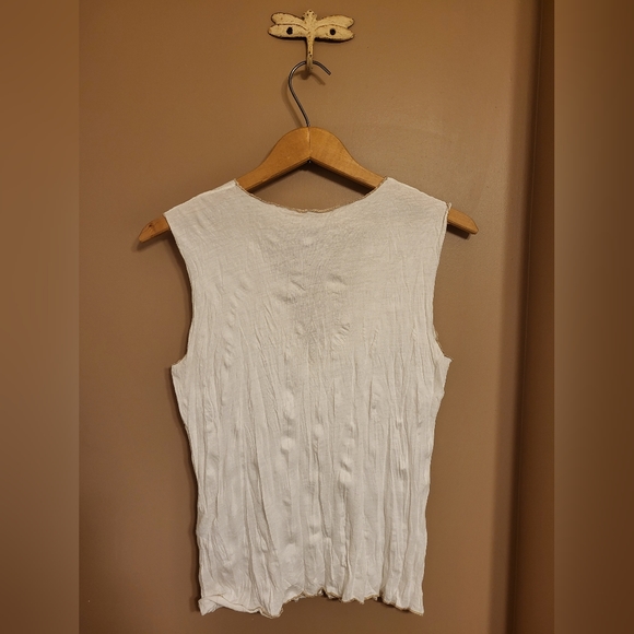 Olsen. Sleeveless v-neck jersey blouse. Cream. Med. - Picture 5 of 6